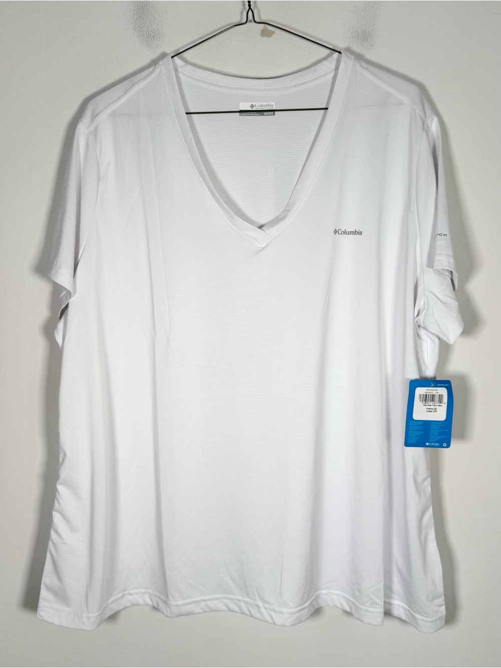 Columbia Women’s NWT Size 3X White V-Neck Omni-Wick Hike Short Sleeve Top